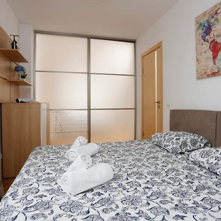 Lovely 2 Bedroom Apartment Near Old Town 布加勒斯特 外观 照片
