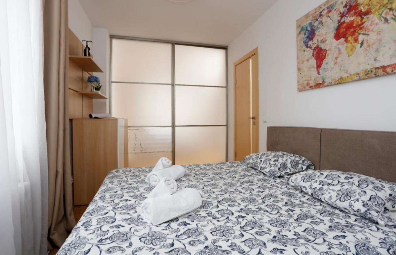 Lovely 2 Bedroom Apartment Near Old Town 布加勒斯特 外观 照片